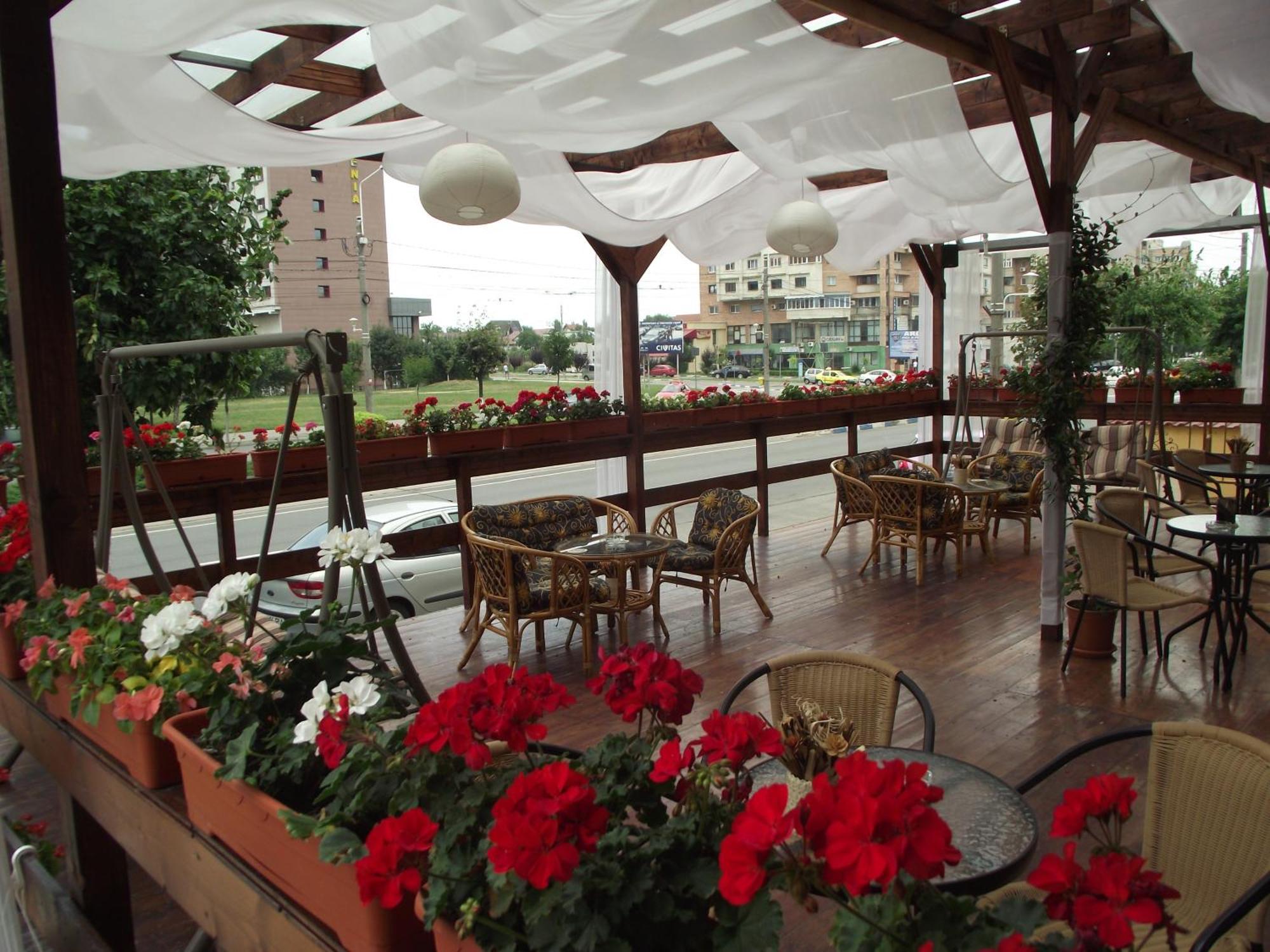 Hotel Flormang Craiova Eksteriør bilde