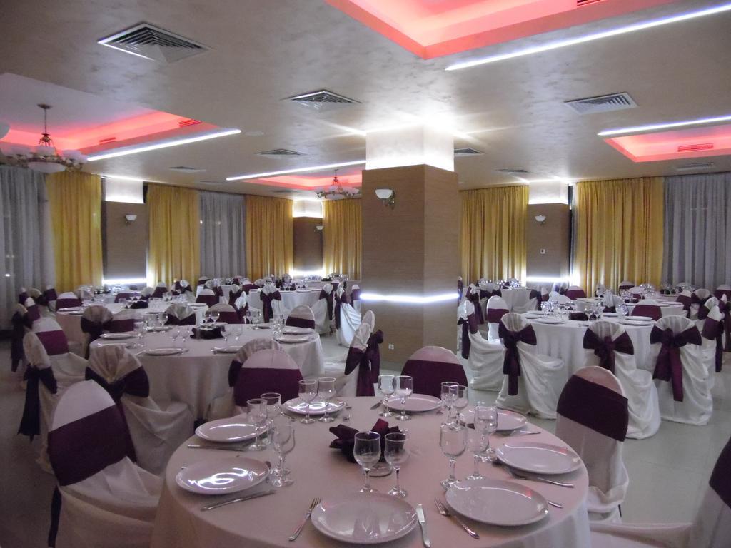 Hotel Flormang Craiova Eksteriør bilde