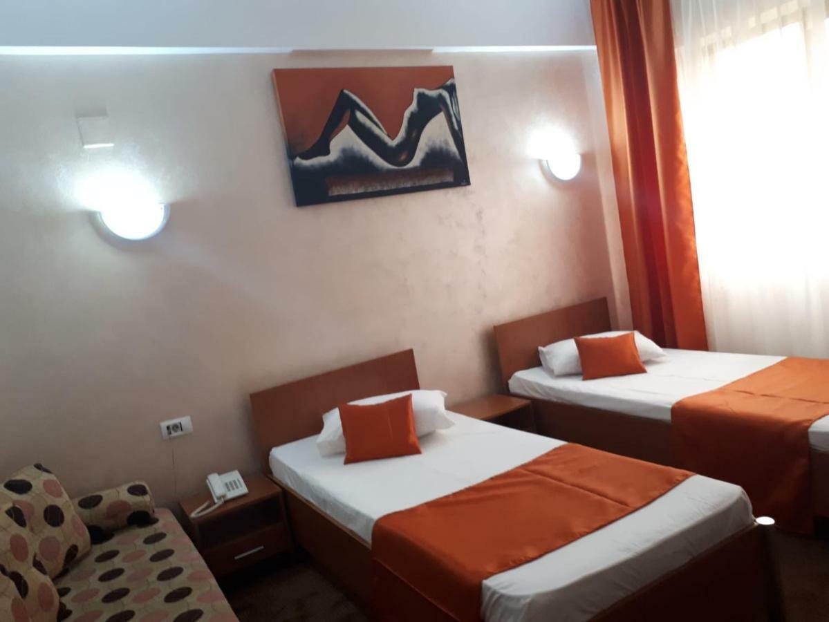 Hotel Flormang Craiova Eksteriør bilde