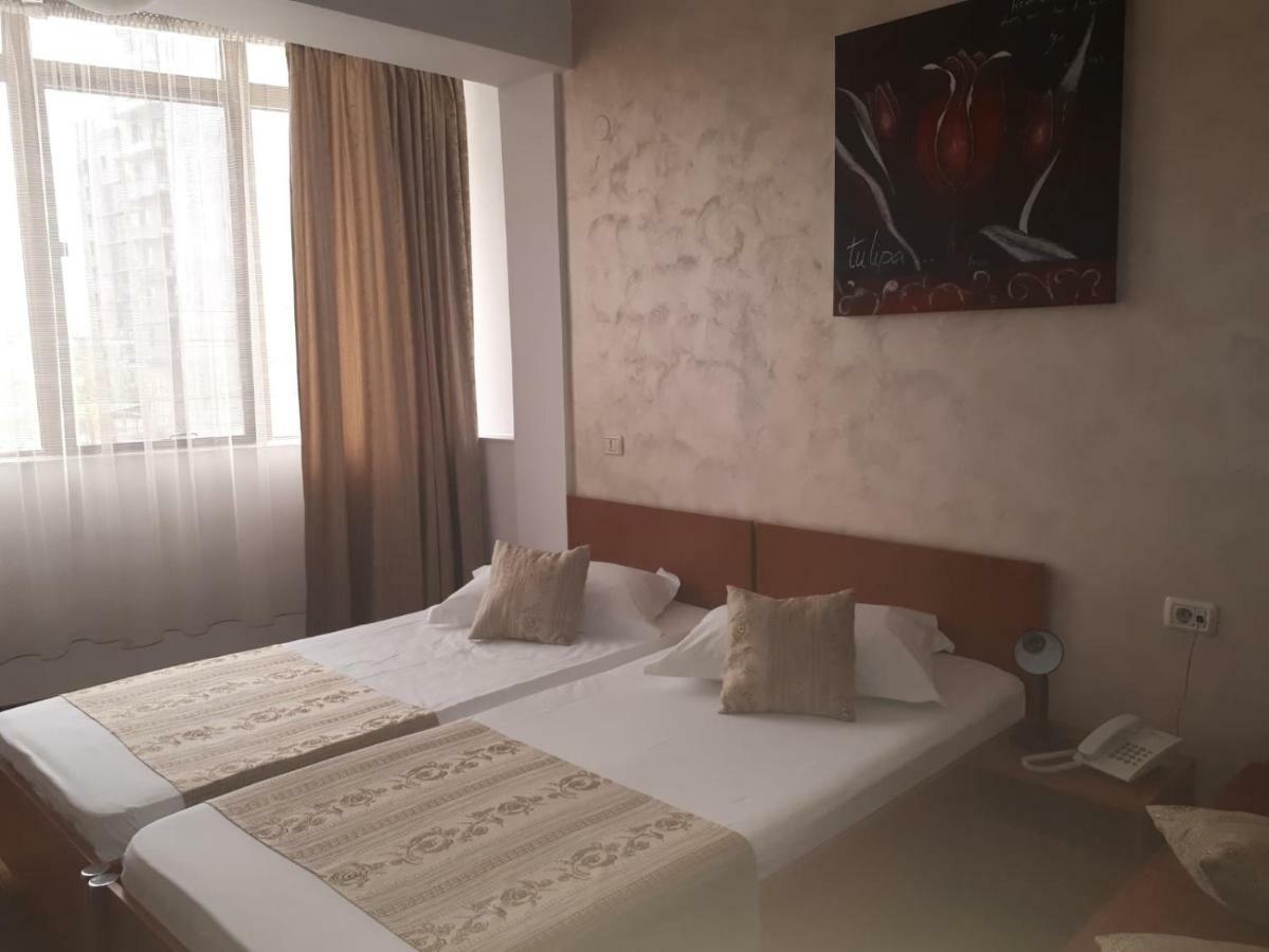 Hotel Flormang Craiova Eksteriør bilde